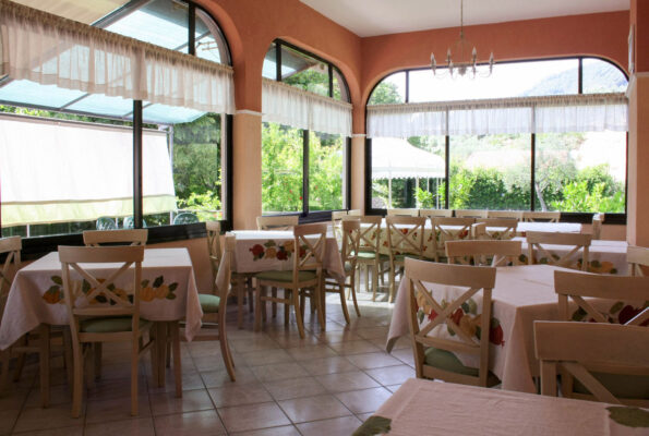 Sala del ristorante La Maestà a Giucano di Fosdinovo